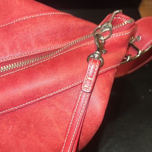 Vintage Red Leather COACH Duffel Sac Messenger Style Bag - Picture 9 of 11